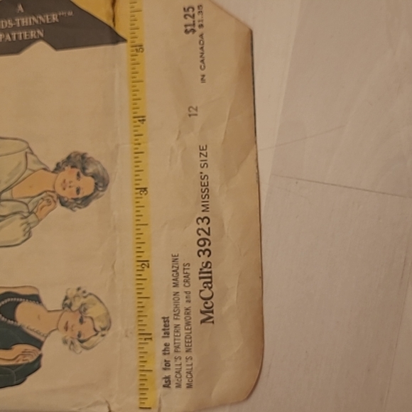 1973 McCalls 3923 " Pounds Thinner Pattern" Misses Dresses and Jacket - Picture 5 of 12
